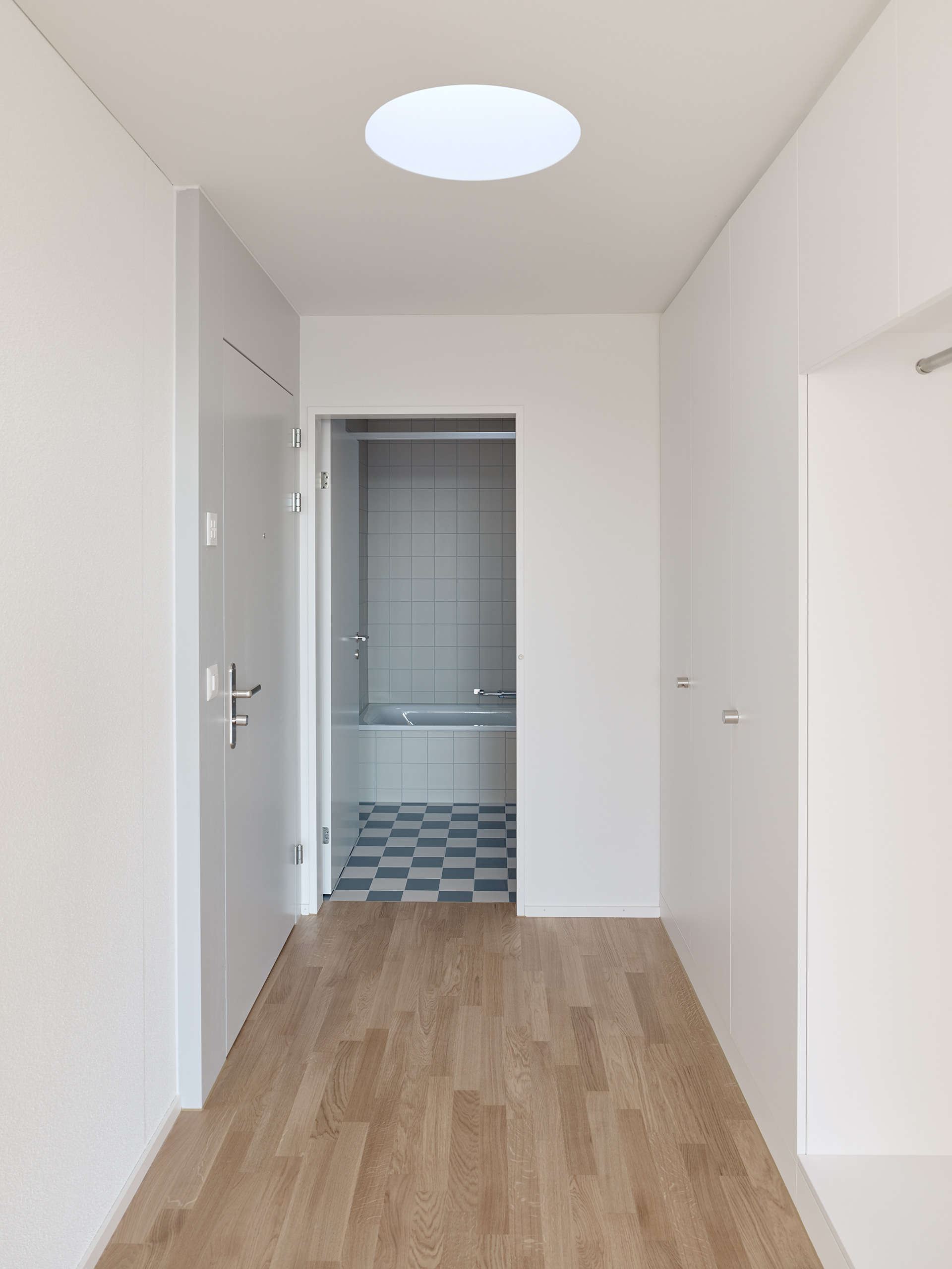 E18686 Alpa 080345 SCREEN